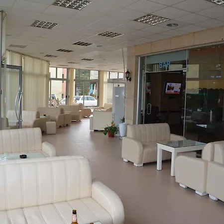 Hotel Vllaznimi 3*